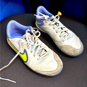 USED- Nike Tiempo Legend IX Club IC Indoor Shoes blue/yellow boys size 2.5Y